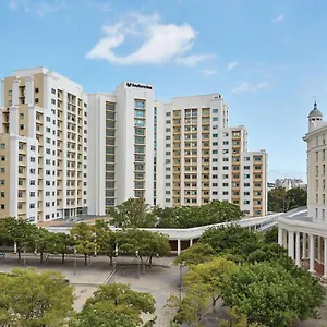 Отель Southern Sun Waterfront Кейптаун